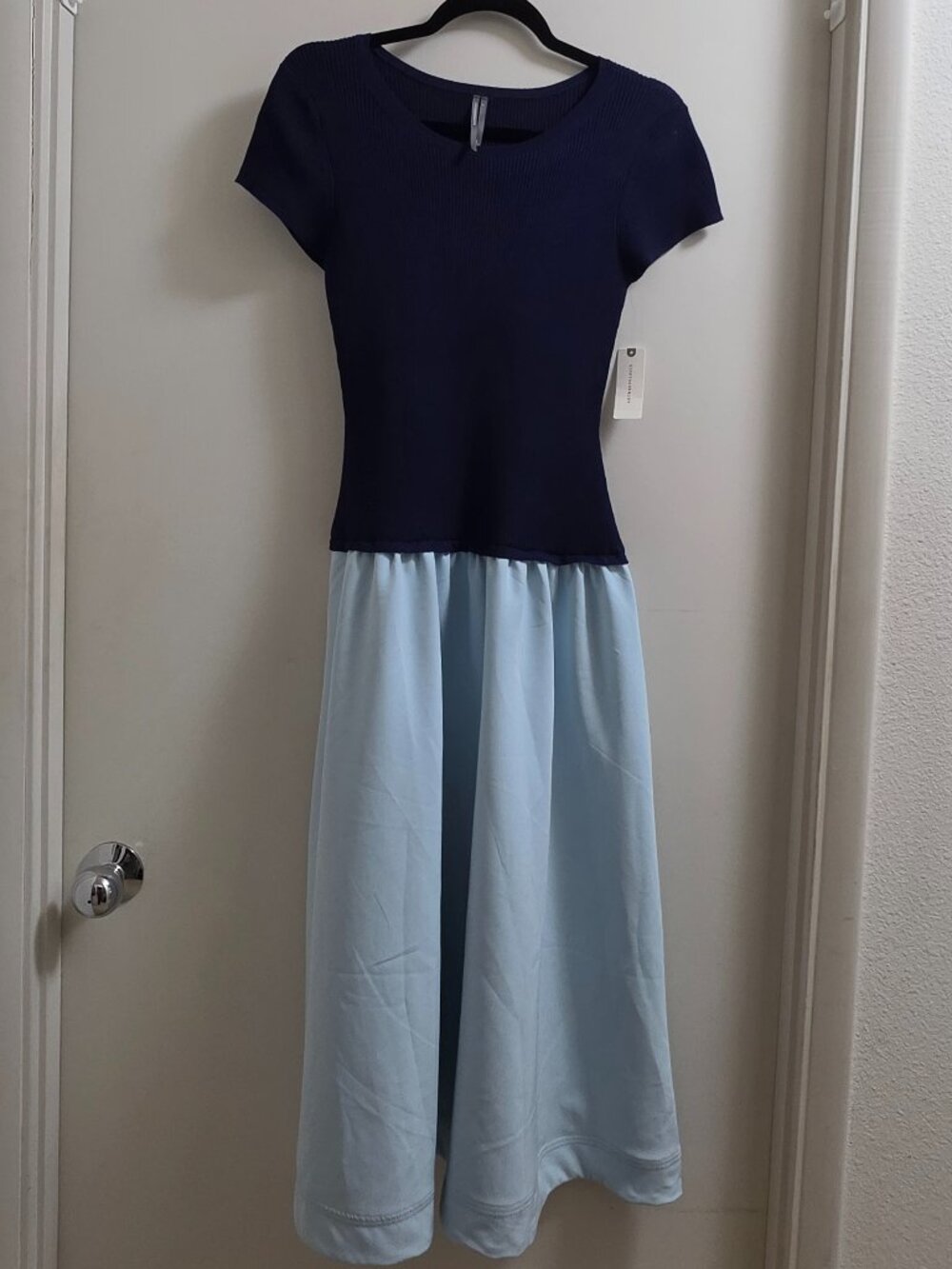 ANTHROPOLOGIE Short Sleeve Twofer Sweater Midi Dress - Picture 2 of 10